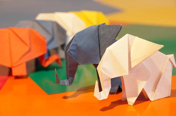 White Origami Elephants Colored Paper Elephants Multicolored Background Japanese Art — Stock Photo, Image