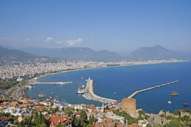 Deniz bay Alanya. Alanya Şehir görünümünü. Türk şehir manzarası. Manzara Antalya İli.                             