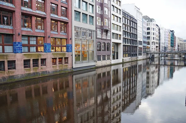 Grachten Van Hamburg Rivier Elbe Prachtige Rivier Kanalen Oude Stad — Stockfoto