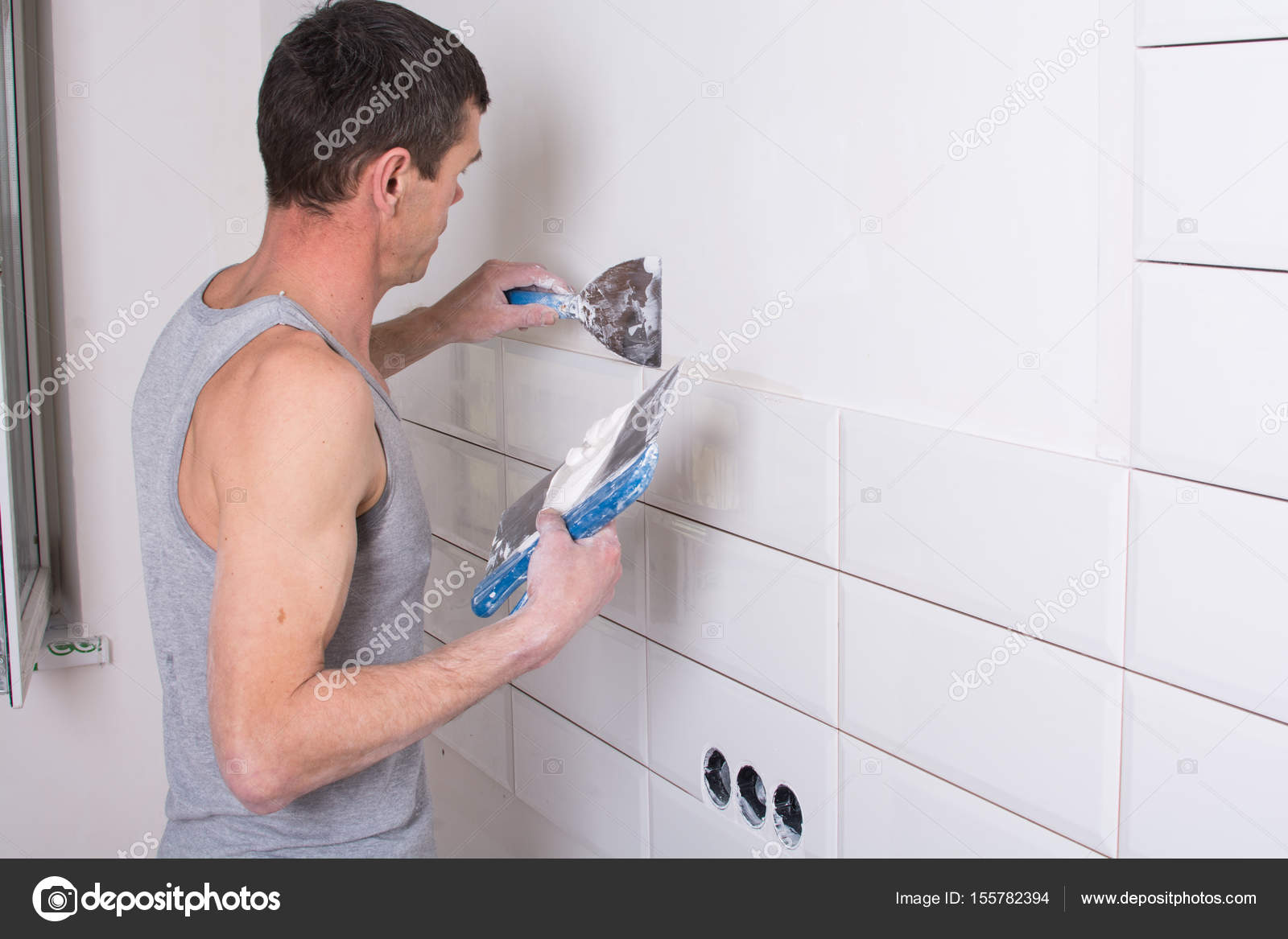 Сушим поверхности для оштукатуривания. Ротбанд штукатурка гипсовая в ванной. Гипсовая штукатурка для ванной комнаты. Штукатурка старатели гипсовая, 30 кг. Стены в ванной гипсовой штукатуркой.