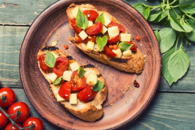 Domatesli çikolata.