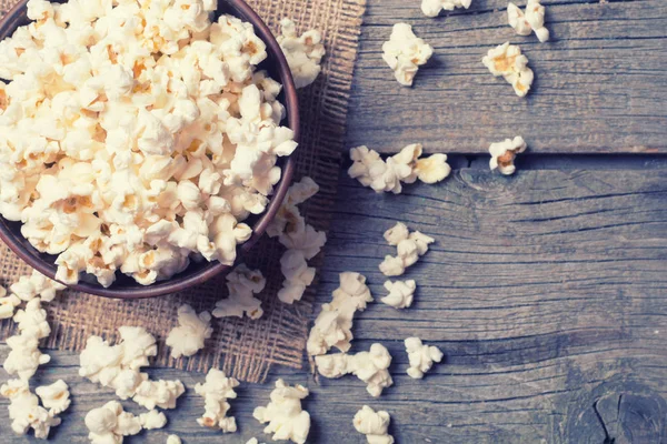 Tuz patlamış mısır arka plan