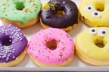 Renkli pişmiş çörekler