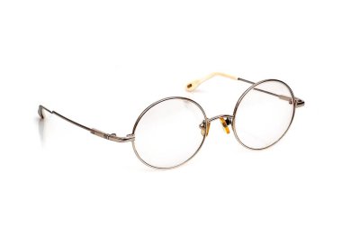 Portreler tasarımı için beyaz arka plan üzerinde izole gözlük