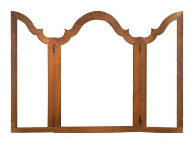 Beyaz arka planda izole edilmiş resimler, aynalar veya fotoğraflar için üçlü ahşap gotik çerçeve (triptych). Kırpma yolu ile tasarım ögesi