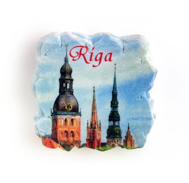 Riga 'dan (Letonya) hatıra (mıknatıs) beyaz arka planda izole edildi. Kırpma yolu ile tasarım ögesi