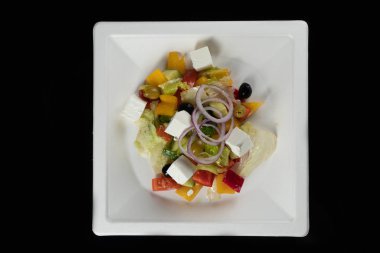 Siyah arka planda bir bar, kafe ve restoran için atıştırmalık.