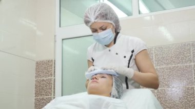 buz torbası ile soğutma doktor koymak