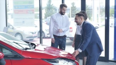ailesi bir araba satın alma ve motora arıyorsunuz
