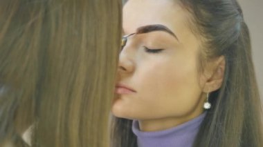 Kalıcı makyaj. Kaş Makeup.Brown gözler