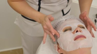 Şevval Özçelik Güzellik maskesi kızlar cilde uygulanır.