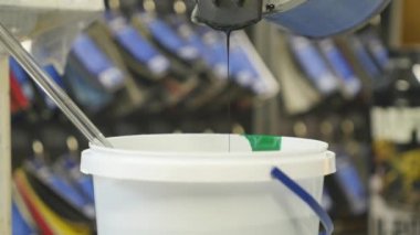 boya araba dükkânı laboratuvar araba boyama için hazırlanması