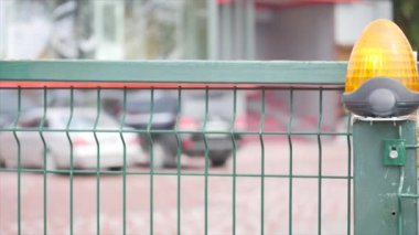 Yeşil metal kapılarının taşımak