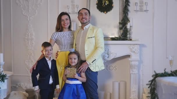 Família nova foto ano atirar luz flash — Vídeo de Stock