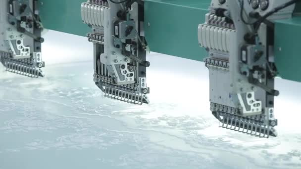 En automatisk symaskine nål i nærbillede – Stock-video