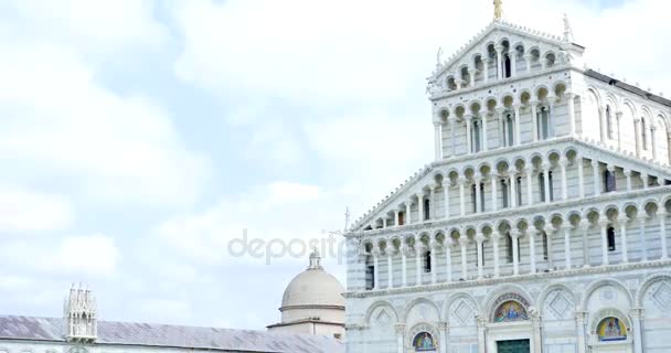 La punta de la Catedral de Pisa, Toscana, Italia — Vídeo de stock
