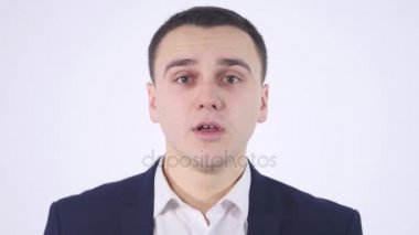 Beyaz bir arka plan üzerinde işadamı şok korkuttu