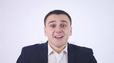 adam beyaz arka plan üzerinde sonuçlarına göre heyecan almak