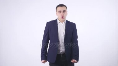 Beyaz bir arka plan üzerinde işadamı şok korkuttu
