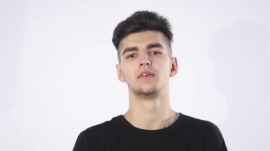 kötü niyetli ve g.Pasquali beyaz bir arka plan üzerinde izole portre - man