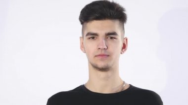 erkek atlet streç yapıyor Isınma