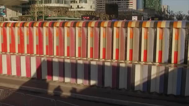 Pequeña fuente en París De-Fans — Vídeo de stock