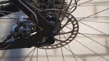 görüntüleri yol bisiklet Fren Balatası Arka plan-break sistemi mekanizması üzerinde roadbike kadar 4 k bisiklet parçaları kapatın