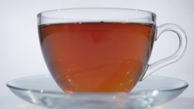 şeffaf bardak çay tablo