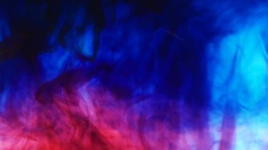 Kırmızı mavi mürekkep su