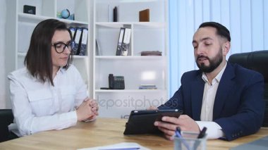 Office dijital Tablet ile iş adamları