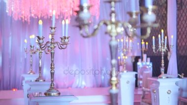 Vintage eski şamdan dekorasyon düğün masada