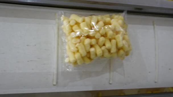 Palitos de maíz con azúcar en polvo — Vídeos de Stock