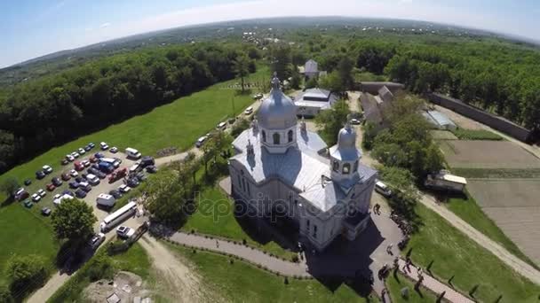 Vista aérea del dron en la iglesia — Vídeos de Stock