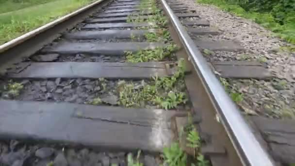 Close-up op een deel van spoorweg track — Stockvideo
