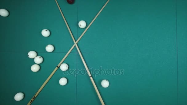 Jeu sportif de billard. Rouleaux de billard sur la table — Video