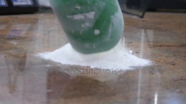 Pizza hazırlama Şef. Pizzacı. Yiyecek hazırlama. Pizza hamur ticari mutfak savurma pizza Chef.Chef