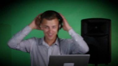 DJ kulaklık gözünden