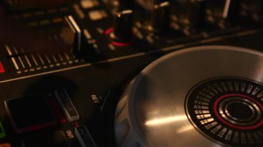 DJ şarkıları ekipman eller closeup karışımları