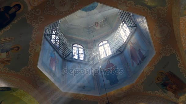 Große handbemalte Kuppel der Kathedrale — Stockvideo
