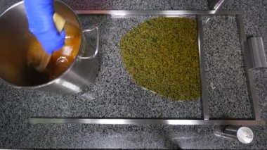 Karamelli şeker üretimi karamel yemek. Üstten Görünüm