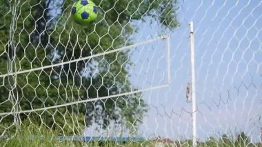 Bir net isabet bir futbol topu yakın çekim