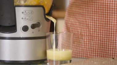 Sıkma portakal suyu yapmak için