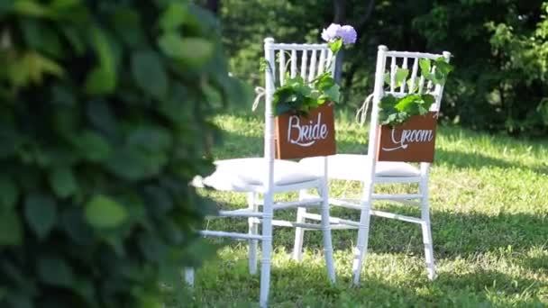 Güzel dekore düğün kurmak — Stok video