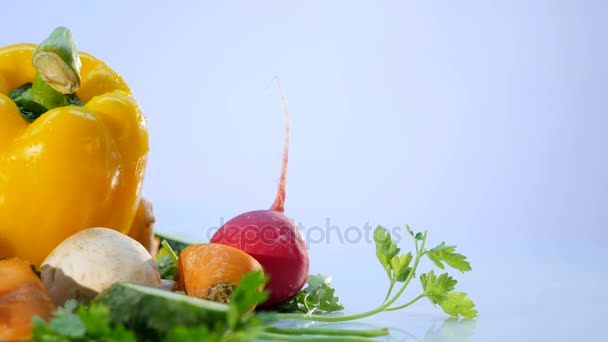 蔬菜在白色背景上的大集团 — 图库视频影像