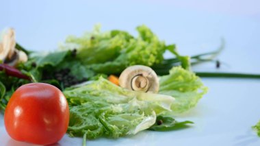 sebze beyaz arka plan üzerinde büyük grup