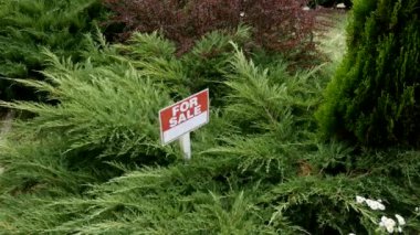 Erkek el işareti Satılık çekiç