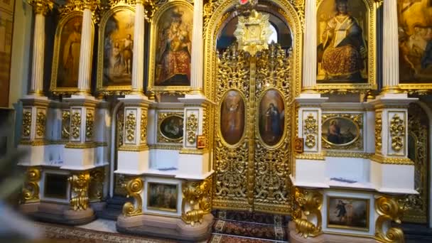 古い教会の祭壇のインテリア — ストック動画