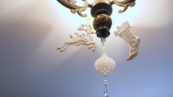 Lustre no restaurante em um casamento de férias — Vídeo de Stock