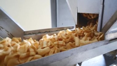 Mısır sopa boyunca konveyör
