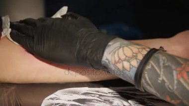 Studio, vücuda dövme tattoo dövme sanatçısı olun